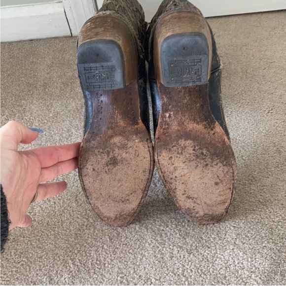 Embroidered Western Boots - Black and Gold - Picture 4 of 5